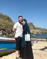 8 Potret Terbaru Uki Setelah Keluar dari NOAH, Berjenggot Lebat & Banyak Waktu Bareng Keluarga