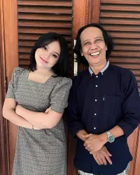 8 Potret Tia Septiana Anak Perempuan Mandra yang Jarang Sekali Tersorot, Kecantikannya Bikin Terpesona