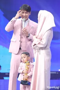 8 Potret Tingkah Gemas Abang L Anak Lesti Kejora & Rizky Billar, Raih Penghargaan Penyanyi Cilik Terpopuler IDA 2024