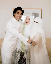 8 Potret Transformasi Adiba Khanza, Cantik Sejak Kecil - Wajahnya Perpaduan Uje & Umi Pipik Banget