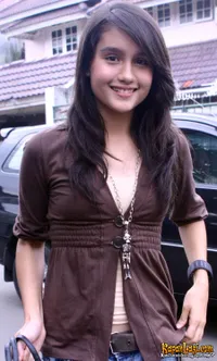 8 Potret Transformasi Cinta Laura, Kecilnya Imut Banget!