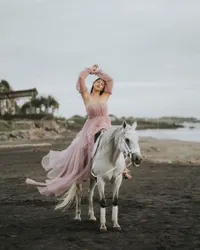 8 Potret Transformasi Ratu Rizky Nabila yang Kini Berhijab dan Bercadar, Dicibir karena Pakai Celana Jeans - Sempat Disebut 'Kembaran' Aura Kasih