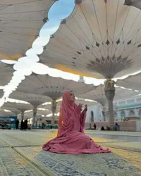 8 Potret Tsania Marwa Umrah, Cantiknya Mirip Putri Arab - Akui Ibadah ke Tanah Suci Sadarkan 3 Hal Ini