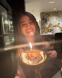 8 Potret Ulang Tahun Acha Septriasa yang Dirayakan Sederhana di Australia, Netizen: Kayak Masih 20-an