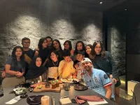 8 Potret Ulang Tahun Amy Qanita yang Dirayakan Hangat Bersama Keluarga, Dapat Kejutan Manis dari Cucu - Rayyanza dan Tingkah Kocaknya Jadi Sorotan