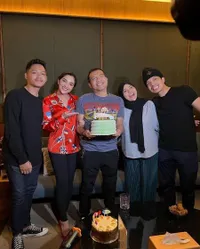 8 Potret Ulang Tahun Anang Hermansyah Ke-53, Kedekatan Fuji Dengan Keluarga Asix Jadi Sorotan