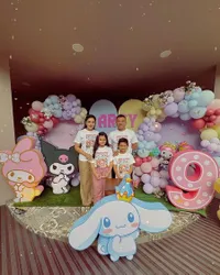 8 Potret Ulang Tahun Arsy Dirayakan Sederhana di Rumah, Netizen Bandingkan dengan Ultah Ashanty yang Super Mewah - Dapat Kado Ponsel Pink dari Aurel Hermansyah