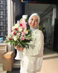 8 Potret Ulang Tahun Cut Syifa Bintang Sinetron 'MY HEART', Dirayakan di Lokasi Syuting - Dapat Bunga-Bunga Indah