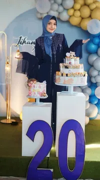 8 Potret Ulang Tahun ke-20 Pedangdut Jihan Audy, Cantik & Anggun Dalam Balutan Hijab
