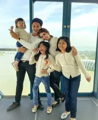 8 Potret Ussy Sulistiawaty Bareng Anak, Kompak & Ceria!