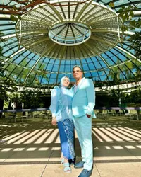 8 Potret Uya Kuya dan Astrid Rayakan Anniversary ke-21 di California Bareng Anak-Anak