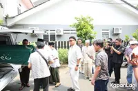 8 Potret Uya Kuya Ungkap Penyebab Meninggalnya Ayah Tercinta, Sempat Mengeluh Sesak Napas