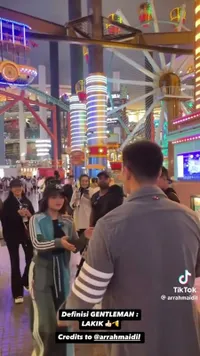 8 Potret Verrell Bramasta dan Fuji yang Sama-Sama Lagi di Malaysia, Kebersamaan Mereka Bikin Baper