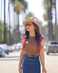 8 Potret Vicky Shu yang Makin Terlihat Seperti ABG Walau Sudah Jadi Ibu 2 Anak, Diet Sukses Bikin Penampilan Langsing dan Awet Muda
