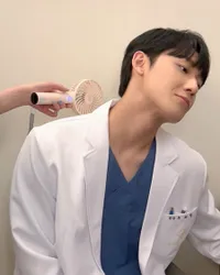 8 Potret Visual Lee Do Hyun yang Selalu Cakep dan Dibilang Cocok Jadi Idol K-Pop