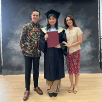 8 Potret Wisuda Amel Putri Sulung Ussy Sulistiawaty Dan Andhika Pratama, Segera Kuliah Jurusan Dokter Hewan
