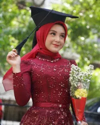 8 Potret Wisuda Hersa Rahayu Istri Rizki DA, Syaki Anak Nadya Mustika Ikut Diajak