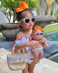 8 Potret Yaya Putri Farah Quinn, Cute Gemesin dan Cantiknya Mirip Sang Mama
