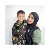 8 Potret Zavieruwais Anak Kedua Sonya Fatmala yang Jarang Tersorot, Tampan Miliki Mata yang Indah - Ganteng Mirip Hengky Kurniawan Banget