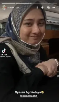 8 Potret Zira Tebar Senyuman Ikhlas Usai Ditinggal Wafat Ameer Azzikra, Ketegarannya Tuai Banyak Pujian