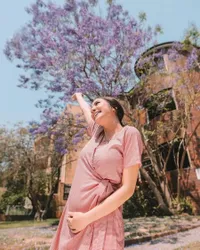 8 Selebriti Ini Sedang Menanti Kelahiran Buah Hati Pertamanya, Selamat Ya!