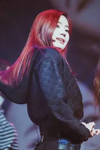 8 Warna Rambut yang Pernah Dicoba Dahyun TWICE, Biru Sampai Violet!