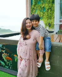 9 Artis Cantik Ini Siap Sambut Kelahiran Anak Kedua, Zaskia Gotik Tertutup Soal Kehamilannya - Irish Bella Menanti Kehadiran Anak Perempuan