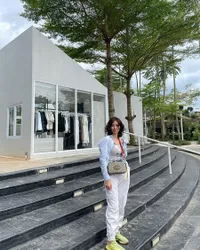 9 Fakta Reny Setiawati Istri Bimbim Slank, Dinikahi Sejak Umur 16 Tahun - Kini Jadi Hot Mama Tiga Anak 