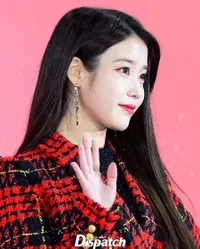 9 Foto Bukti IU Punya Baby Face yang Begitu Glowing, Kini Berusia 29 Tahun Tapi Masih Cute Banget!
