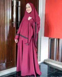 9 Foto OOTD Cut Meyriska Kenakan Gamis Panjang dan Hijab, Bisa Jadi Inspirasi