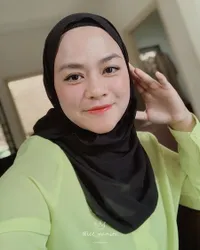 9 Foto Terbaru Yunita Lestari, Mantan Istri Daus Mini yang Semakin Cantik dengan Hijabnya