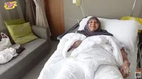 9 Potret Air Mata Ibunda Zaskia Sungkar Tak Bisa Dampingi Kelahiran Baby Ukkasya, Dirawat di Rumah Sakit Karena Komplikasi - Lihat Wajah Cucu Lewat Video Call