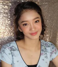 9 Potret Aisha Anak Duta Sheila On 7 yang Cantik dan Tinggi Bak Artis Korea, Bersuara Emas Mirip Ayahnya - Seorang Atlet Bulutangkis