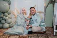 9 Potret Akikah Baby Qwenzy Anak Kesha Ratuliu, Mona Ratuliu Ikut Cukur Rambut Anak Keponakannya - Penuh Suasana Hangat Kekeluargaan 