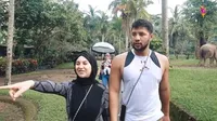 9 Potret Ammar Zoni dan Irish Bella Naik Gajah di Bali, Mandi Bareng - Diceburin ke Kolam