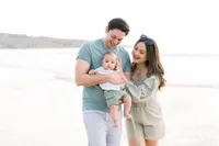9 Potret Andrew Andika dan Tengku Dewi Putri Liburan di Bali, Baby Eshan Nggemesin Banget!