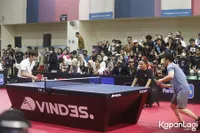 9 Potret Ariel NOAH Peluk Alleia Usai Kalah Main Ping Pong Lawan Desta, Dapat Kecupan Manis dari Sang Putri
