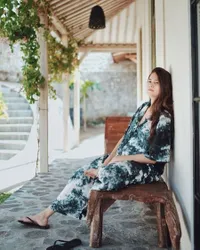 9 Potret Baby Bump Sabai Morscheck, Hamil 22 Minggu Tapi Tetap Langsing dan Cantik