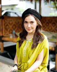 9 Potret Cantik Fatmasury Dahlan Istri Afdhal Yusman, Ibu Satu Anak yang Kece Abis dan Memesona Bak ABG 