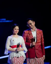 9 Potret Cantik Tissa Biani Jadi MC Bareng Raffi Ahmad di Acara Hari Lahir Pancasila, Makin Kece Pakai Outfit Batik 