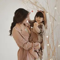 9 Potret Franda 'Hot Mom Cantik' Saat Momong Anak, Istri Samuel Zylgwyn yang Kreatif Potong Rambut Baby Vechia Sendiri!