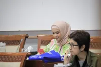 9 Potret Gaya Seleb Saat Ngantor Sebagai Anggota DPR, Ada Desy Ratnasari yang Tampil Kalem Hingga Krisdayanti dengan Aura Glamornya