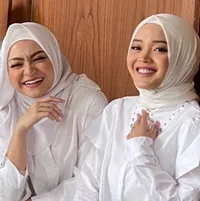 9 Potret Hangat Kedekatan Nathalie Holscher dan Putri Delina, Sudah Seperti Darah Daging Sendiri