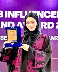 9 Potret Inara Rusli Dapat Penghargaan Hijab Influencer & Brand Awards 2024, Banjir Ucapan Selamat dan Doa Baik