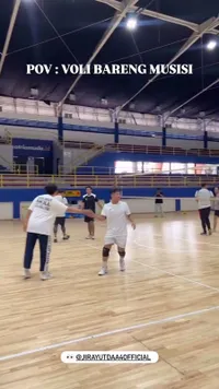 9 Potret Jirayut Ikut Latihan Voli Bareng The Musicians, Aksi Smash Bikin Rizky Febian Tercengang