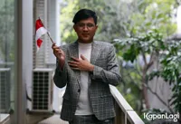 9 Potret Jirayut Ikut Meriahkan Hari Kemerdekaan Republik Indonesia, Akui Suka Lihat Lomba Panjat Pinang