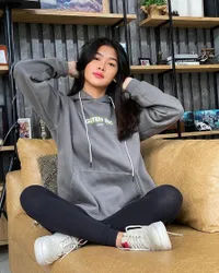 9 Potret Kayra Miendra, Putri Kedua Mieke Amalia yang Tak Tersorot dan Jadi Seorang Model