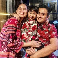 9 Potret Kebersamaaan Denny Darko dan Anak yang Jarang Tersorot, Ultraman Cilik Menggemaskan Jagoan Ayah