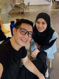 9 Potret Kebersamaan Dude Harlino dan Alyssa Soebandono, Saling Mendampingi di Berbagai Momen