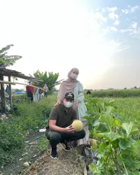 9 Potret Kegiatan Baru Chaca Frederica yang Kini Jadi Istri Bupati, Blusukan dan Bertemu Warga 